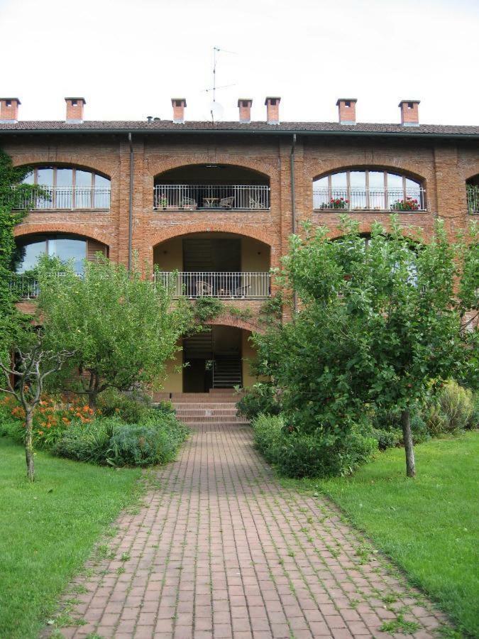 Cascina Radice Bed and Breakfast Arluno Eksteriør billede