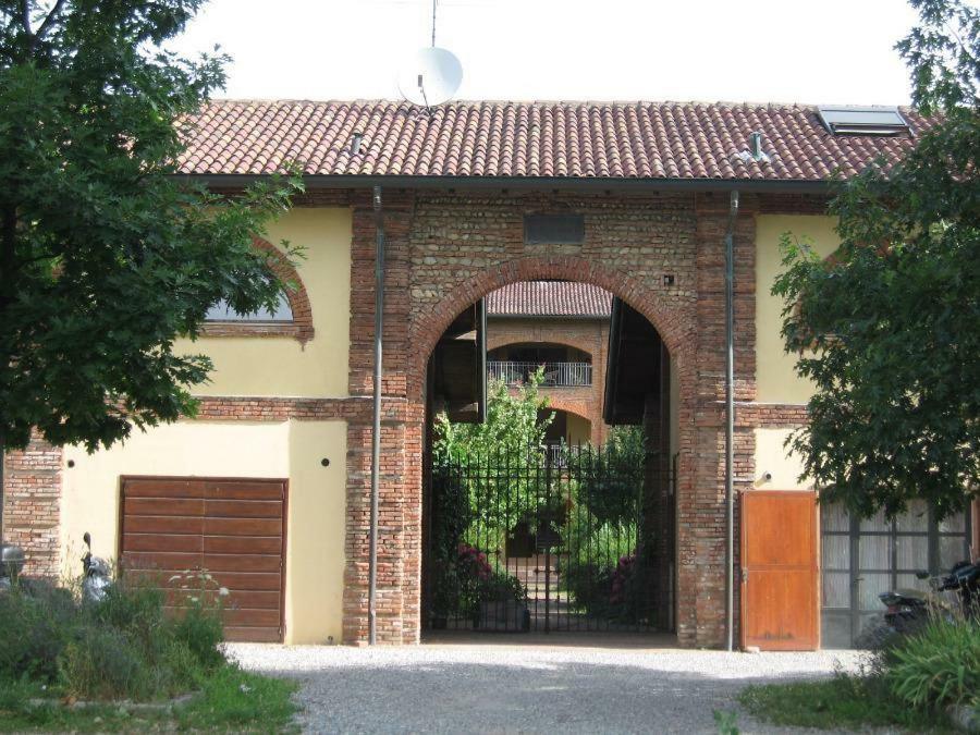 Cascina Radice Bed and Breakfast Arluno Eksteriør billede